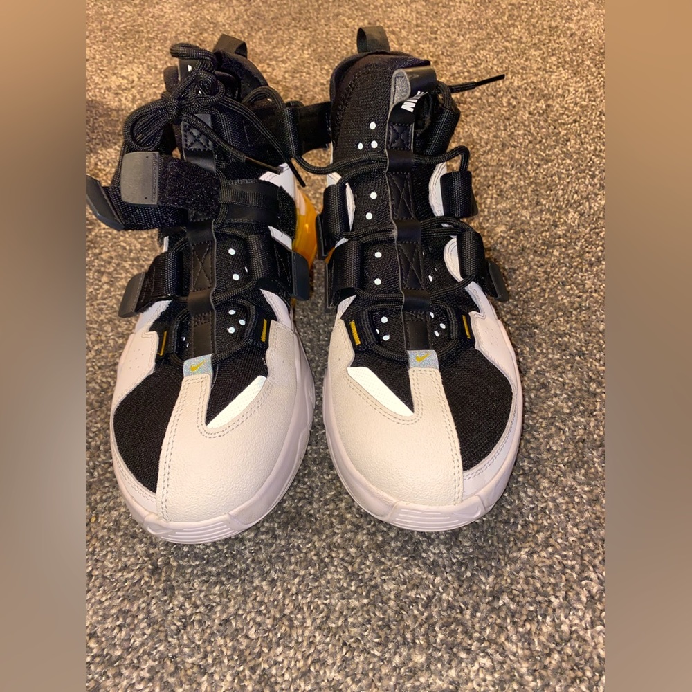 Nike Air Edge